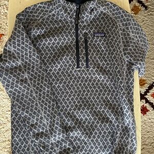 Patagonia Navy and Gray Fleece Pullover